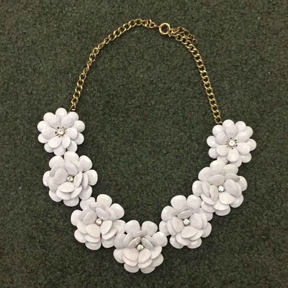 Jewelry New White Flowers Gold Chain Necklacepouch Poshmark